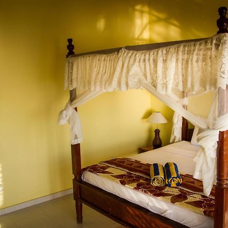 Beten Waru Bungalow And Restaurant Amed Habitación foto